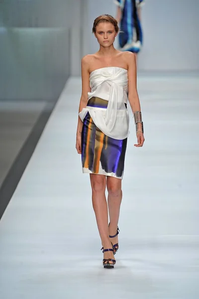 Look 7